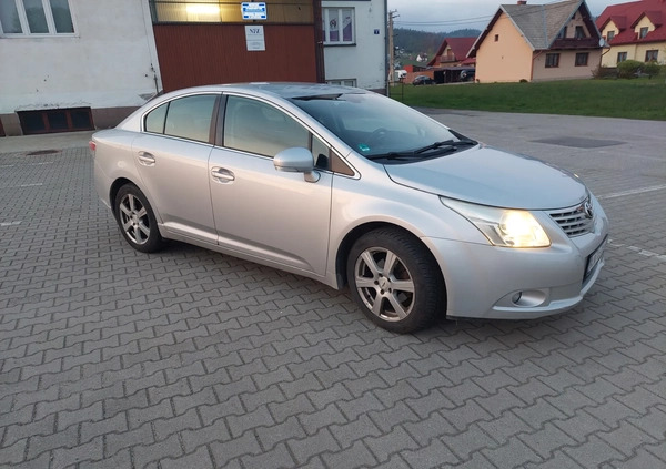 Toyota Avensis cena 22900 przebieg: 216000, rok produkcji 2009 z Busko-Zdrój małe 56